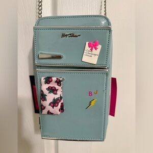Betsey Johnson Midnight Snack Refrigerator Bag. New with tags.